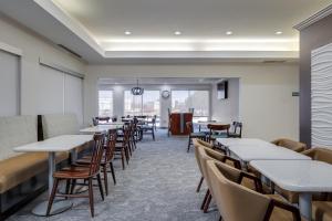MySuites Lawton餐厅或其他用餐的地方