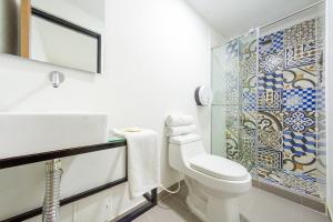 Vannituba majutusasutuses Ayenda Bee Hotel