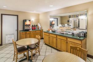 Gallery image of Red Roof Inn & Suites Pensacola East - Milton in Milton