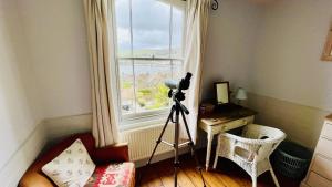 Fotografie z fotogalerie ubytování The Garden Cottage - Elevated position, wonderful views over Dartmouth, beautiful garden v destinaci Dartmouth