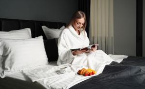 Postel nebo postele na pokoji v ubytování Hotel Elion + 19 fotografií