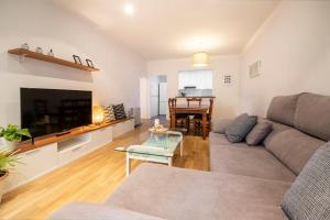 Posezení v ubytování Spacious Central Old Town Apartment + 14 fotografií