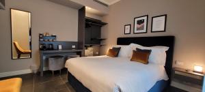 Santarella Guest House客房内的一张或多张床位