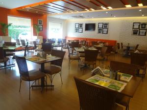 Restoran atau tempat lain untuk makan di Lemon Tree Hotel, Ahmedabad