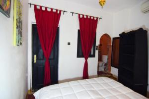 Riad Vis Ta Vie客房内的一张或多张床位