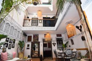 Riad Vis Ta Vie的休息区