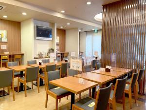 Hotel Route-Inn Hakata Ekimae -Hakataguchi- 레스토랑 또는 맛집