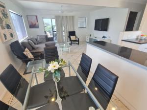 Gallery image of Cranbourne Court Beachside Apartments in Maroochydore