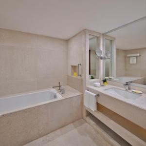 Koupelna v ubytování Hyatt Centric Janakpuri New Delhi