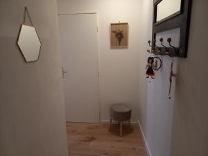 コルマールにあるLE PASSAGE gîte cocooning à Colmar centre touristiqueの廊下 +22枚の写真