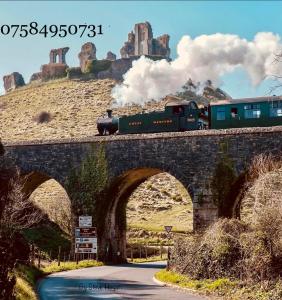 Billede fra billedgalleriet på Turlin Valley i Poole