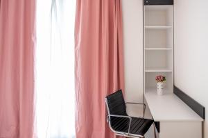 Kép Sunny 1BDR Apartment near Center szállásáról Szófiában a galériában
