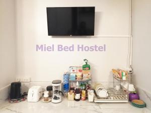 Kaffee-/Teezubehör in der Unterkunft MIEL BED Hostel & Gallery
