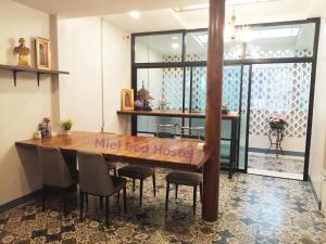 Galeriebild der Unterkunft MIEL BED Hostel & Gallery in Chiang Mai