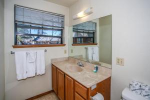 Ảnh trong thư viện ảnh của Breezy One-112 by Big Bear Vacations ở Big Bear Lake +36 ảnh