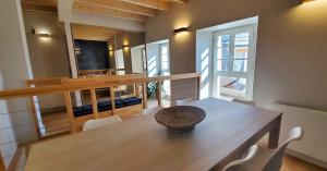 Fotografie z fotogalerie ubytování L'HIVERNET, grand Triplex neuf au cœur d'Embrun accès facile v destinaci Embrun