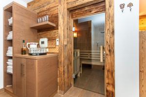 Kuchnia lub aneks kuchenny w obiekcie Brandstatthof Leogang