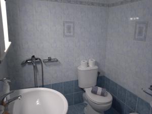 Łazienka w obiekcie Mani Blue Studios