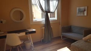 A seating area at Coral Athens Centrer - 3,5 BD , 2 BATH