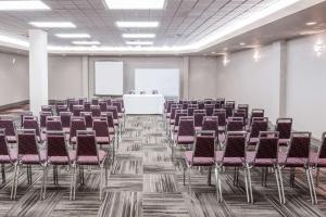 Konferenční prostory v ubytování Ramada by Wyndham Edmonton South