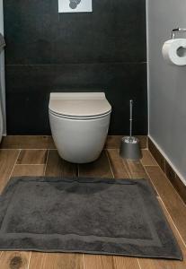 A bathroom at Ioulia`s Apartments