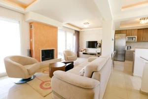 Dapur atau dapur kecil di Mira Mare Beachfront Villa +41 gambar