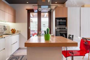A kitchen or kitchenette at Family House