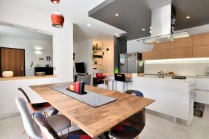 A kitchen or kitchenette at Family House