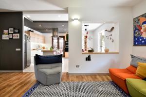 A seating area at Family House