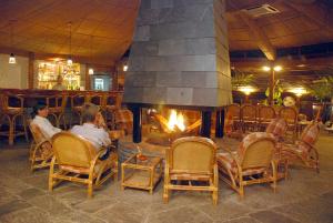 Os clientes hospedados em Fish Tail Lodge