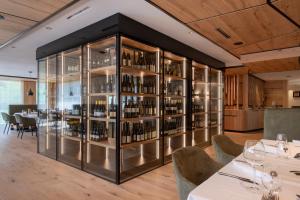 Veitingastaður eða matsölustaður á Alpine Nature Hotel Stoll