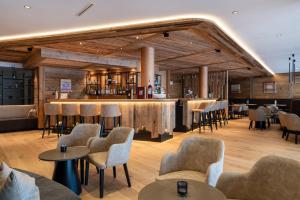 Lounge alebo bar v ubytovaní Alpine Nature Hotel Stoll