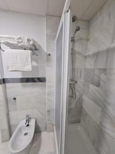 Un baño de DreamsApt Sierpes