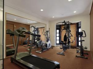 Fitness centrum a/nebo fitness zařízení v ubytování Ramada by Wyndham Mussoorie Mall Road