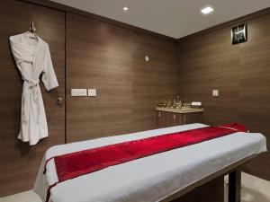 Lázně a/nebo wellness v ubytování Ramada by Wyndham Mussoorie Mall Road