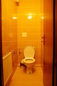 Koupelna v ubytování Penzión* ADONAI SLOVAKIA