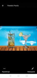 A piscina localizada em Lithoessa Luxury Apartments ou nos arredores