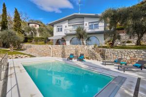 The swimming pool at or close to Villa Paier Relais & Pool
