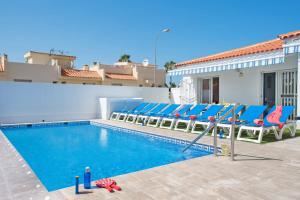 Basen w obiekcie Villa Bonita Salvaje by Villa Plus lub w pobliżu
