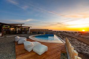 Bazén v ubytování Casa Wiro - Casa de Playa en Vichayito by WiroHouse nebo v jeho okolí
