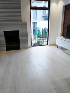 TV a/nebo společenská místnost v ubytování European Village Old Villa #6