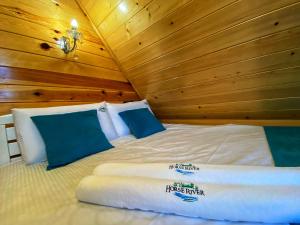 Postel nebo postele na pokoji v ubytování Luxury Villa HORSE RIVER