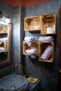 Krevet ili kreveti u jedinici u okviru objekta Casa Dell Artista with private jacuzzi