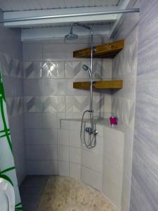 A bathroom at Ti Mango Fil