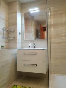 Zdjęcie z galerii obiektu Astra Apartman w mieście Tatabánya