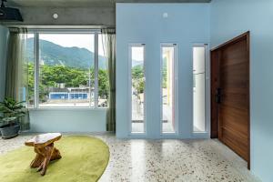 Πισίνα στο ή κοντά στο 睡海邊包棟民宿 sleep on beach B&B