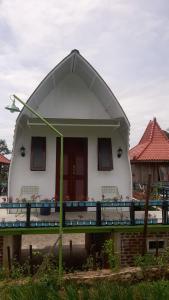 Afbeelding uit fotogalerij van Limerr Resto Resort in Sangkanurip