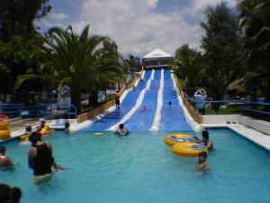 Bassein majutusasutuses Hotel Splash Inn või selle lähedal
