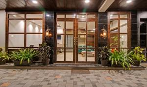 Facciata o entrata di Treebo Premium Median Inn
