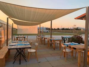 Tent Lodge in Riotorto-Piombino-LI with Swimming Pool